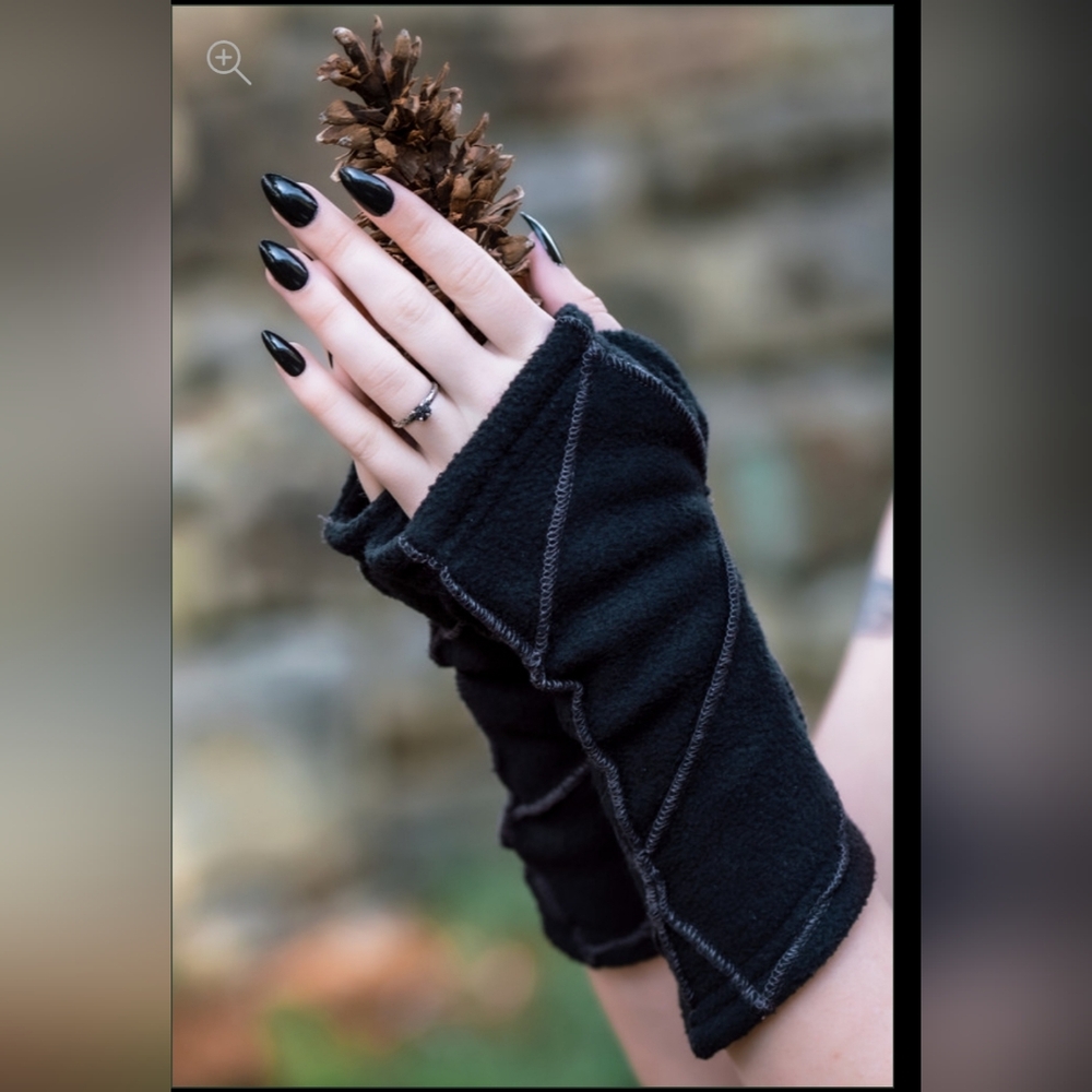 NWT Dark Cottage Conjurer's Fingerless Gloves